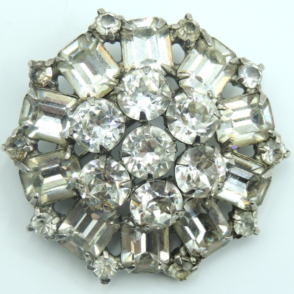 Vtg WEISS Brooch Clear Icy Rhinestones